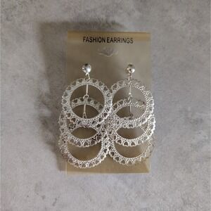 Vintage Silver Toned 3 Ring Dangle Chandelier Costume Earrings Heart Filigree